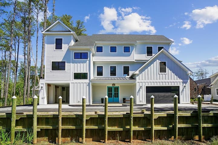 Luxury Home W/ Private Pool, Elevator - Bethany Beach, DE