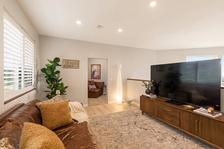 Hillside 2-story | Dual Living | Mountain View - San Marcos, CA