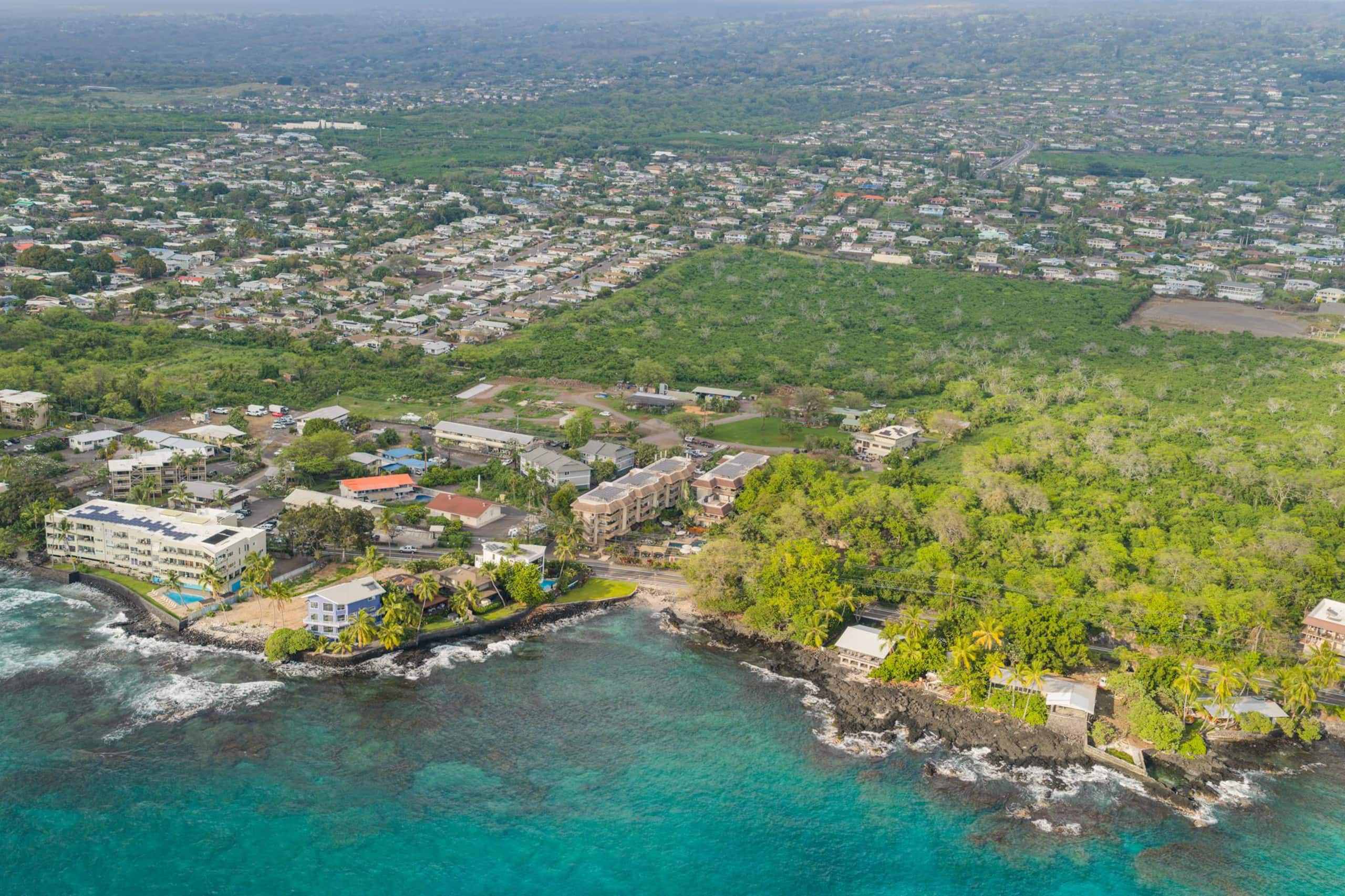 Condo in Kailua-Kona · ★5.0 · 2 bedrooms · 4 beds · 2 private baths - Image 32