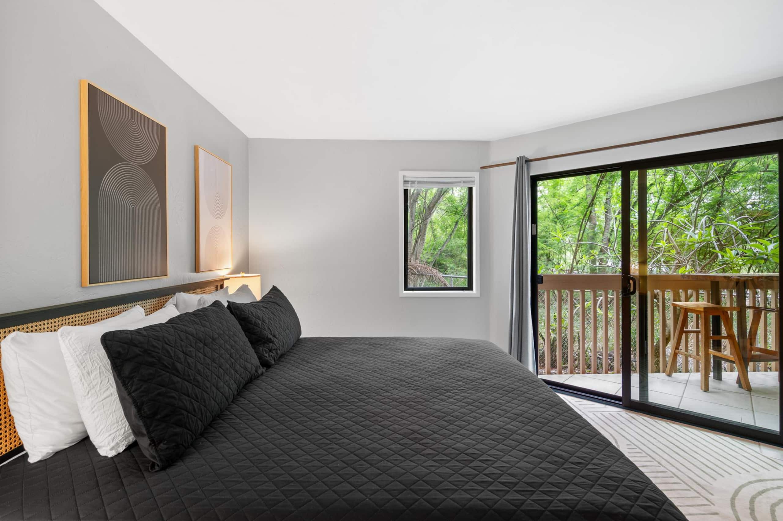 Condo in Kailua-Kona · ★5.0 · 2 bedrooms · 4 beds · 2 private baths - Image 14