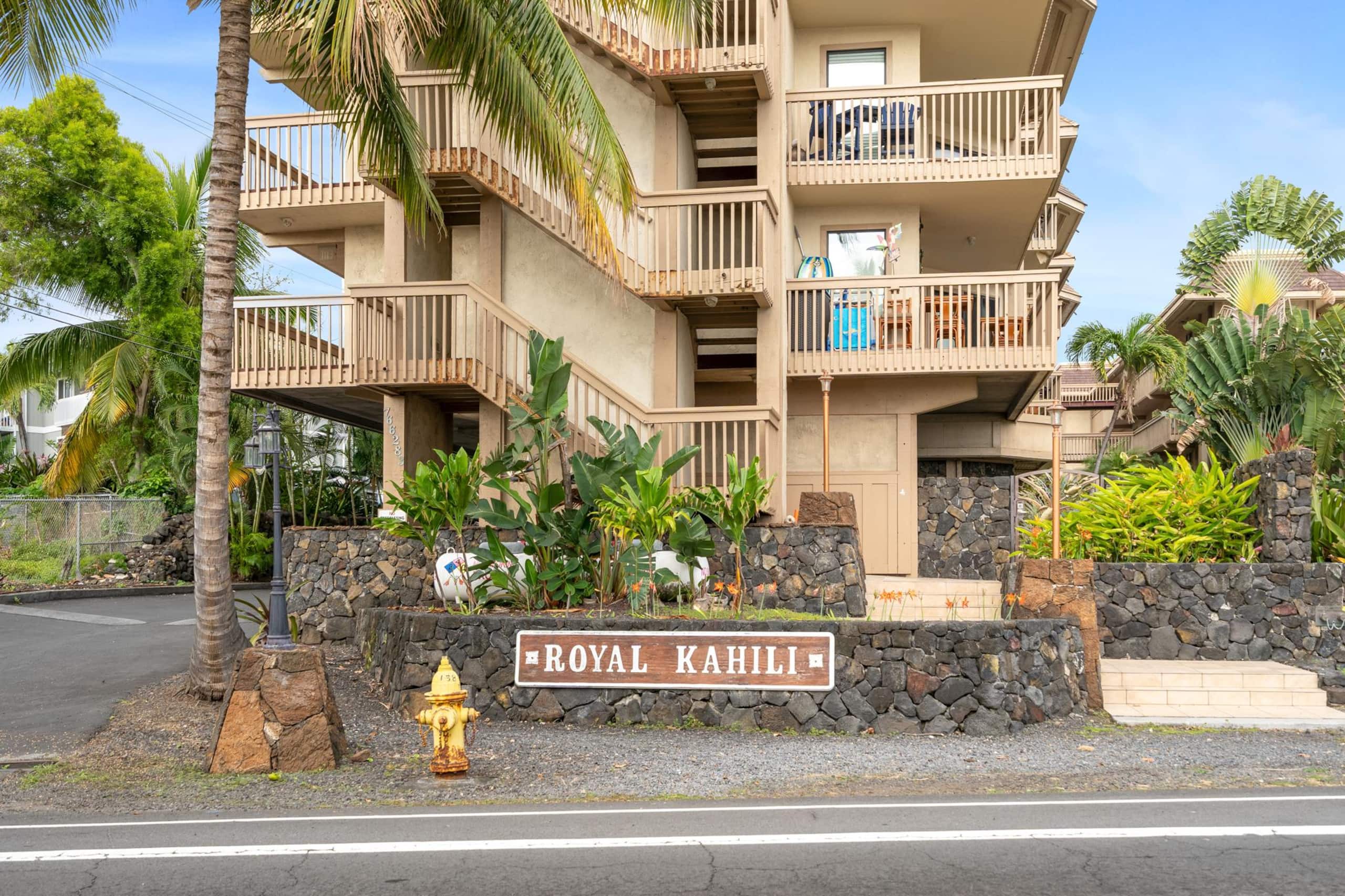 Condo in Kailua-Kona · ★5.0 · 2 bedrooms · 4 beds · 2 private baths - Image 30