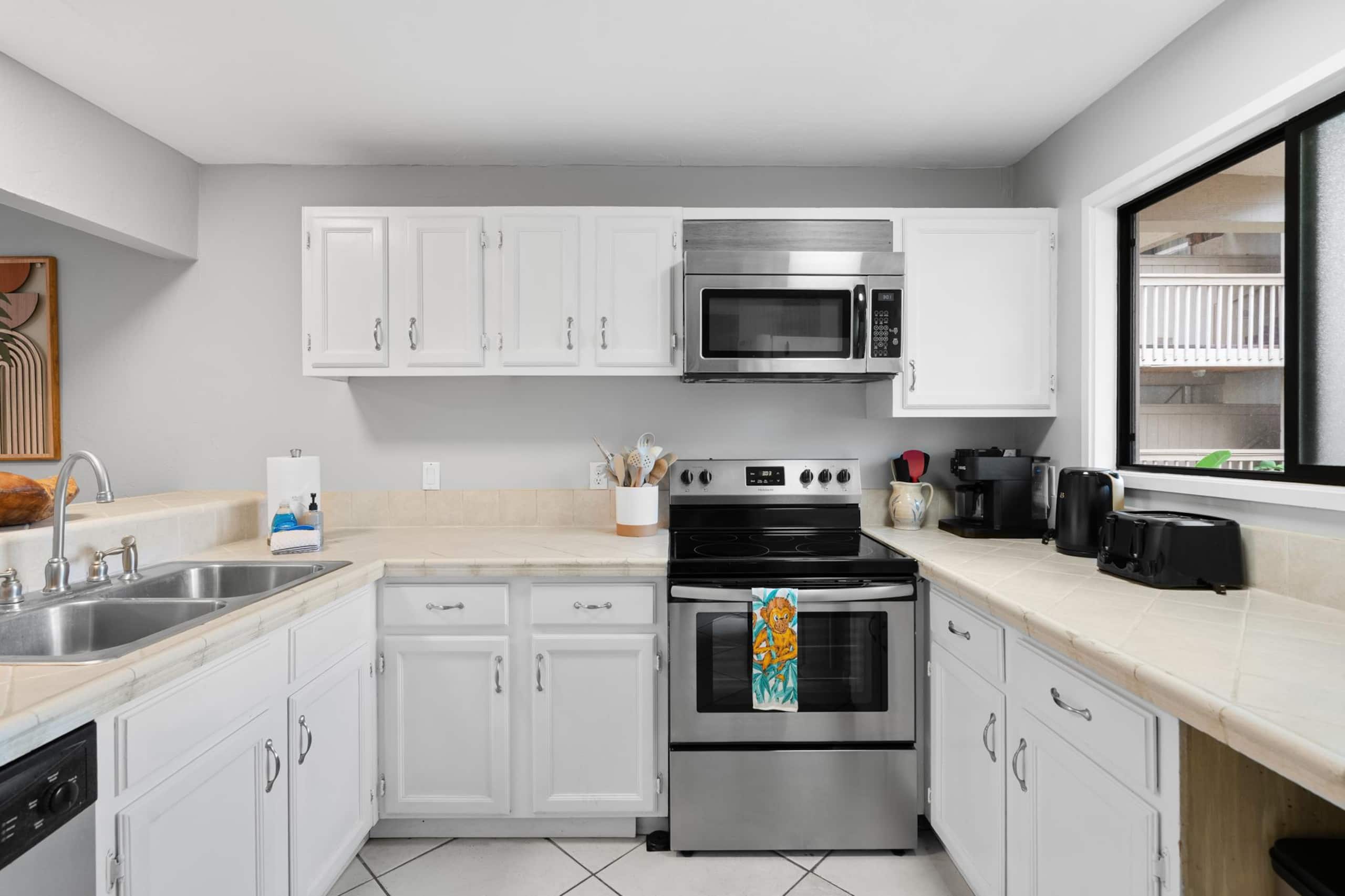 Condo in Kailua-Kona · ★5.0 · 2 bedrooms · 4 beds · 2 private baths - Image 11