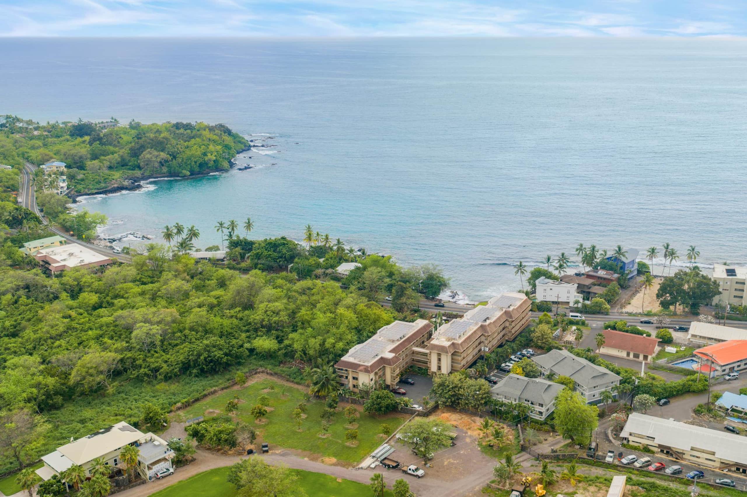 Condo in Kailua-Kona · ★5.0 · 2 bedrooms · 4 beds · 2 private baths - Image 31