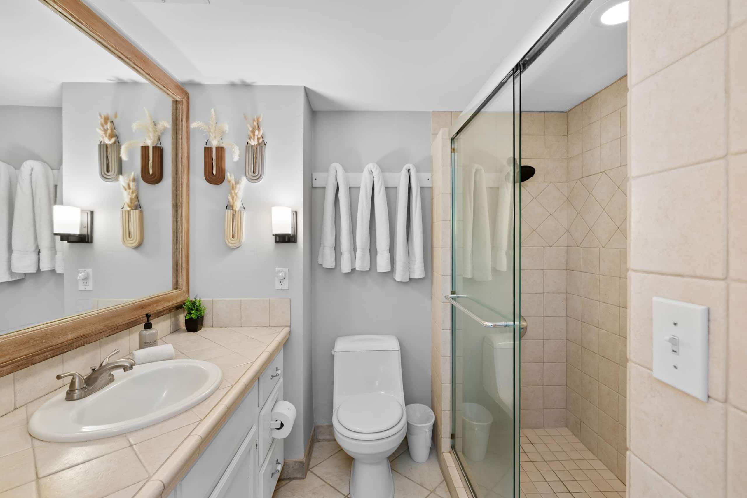 Condo in Kailua-Kona · ★5.0 · 2 bedrooms · 4 beds · 2 private baths - Image 17