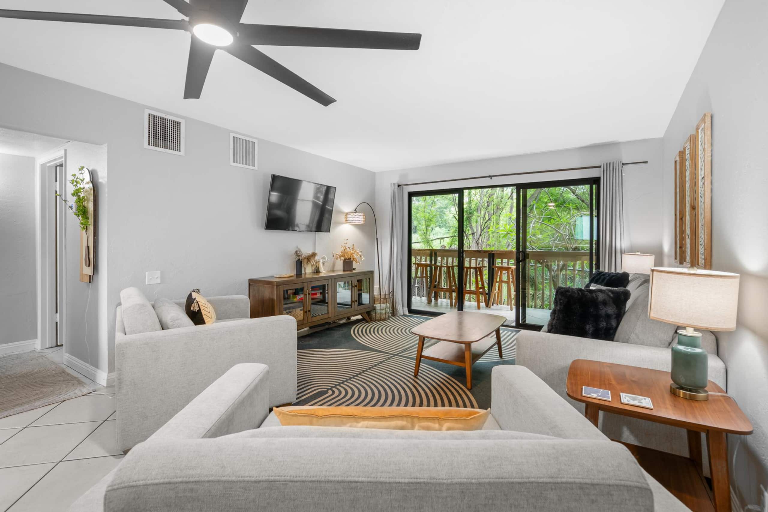 Condo in Kailua-Kona · ★5.0 · 2 bedrooms · 4 beds · 2 private baths - Image 2