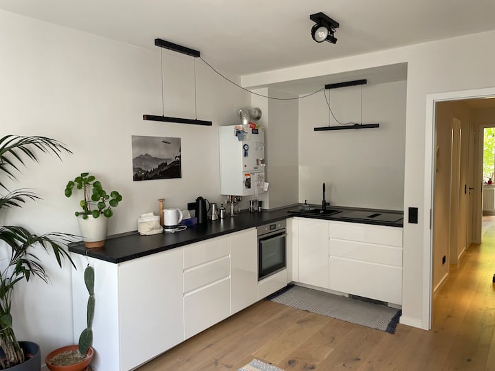 Schön Ruhige Und Modern Sanierte Wohnung - Düsseldorf