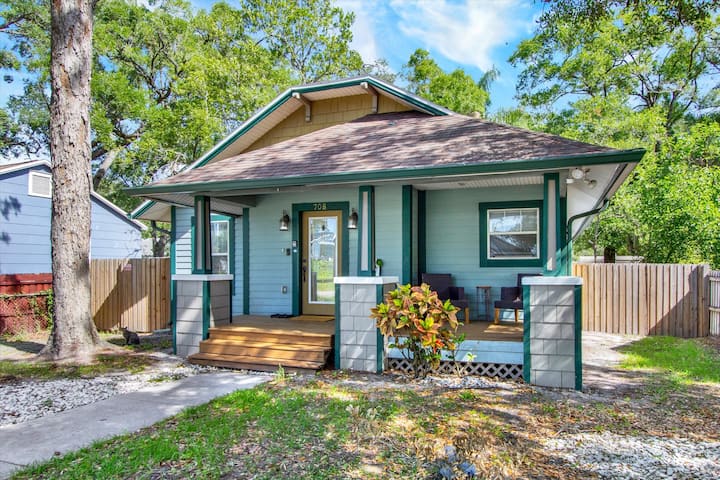 Tampa Retreat | 3br 2bth W/workspace + Patio Oasis - Tampa, FL