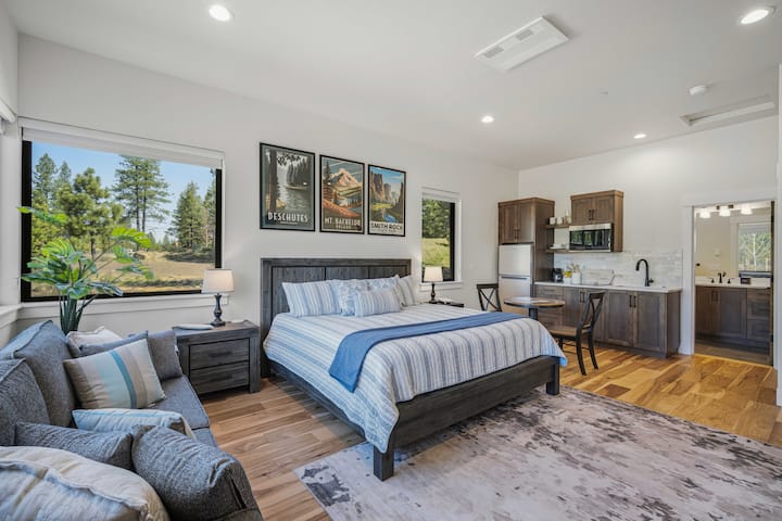 Luxury Studio Escape | Access To Exclusive Golf - Sunriver, OR