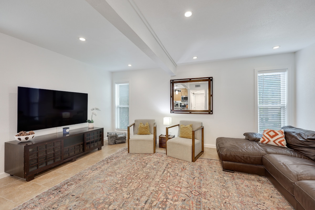 NEW Spacious 2BR Condo w Pool Near Domain & DT