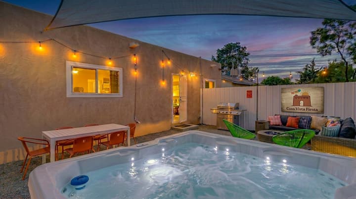Hot Tub + Fire Pit - Sleeps 10 - 3 Mi To Old Town - Albuquerque, NM