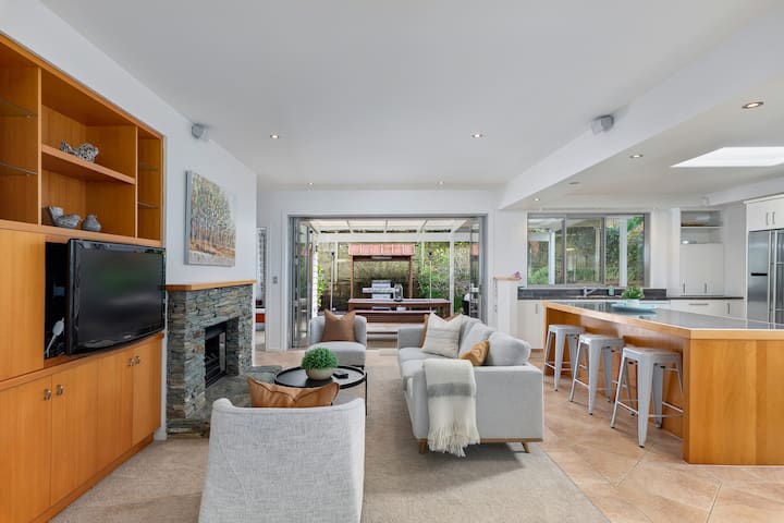 Castor Bay Ocean View Retreat - Auckland