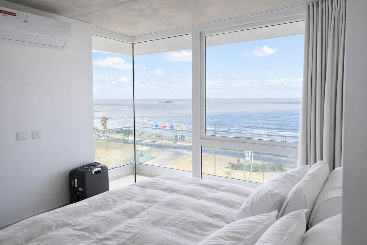 Apartamento con vista al río. Excelente ubicación, fotografía 2 de 12