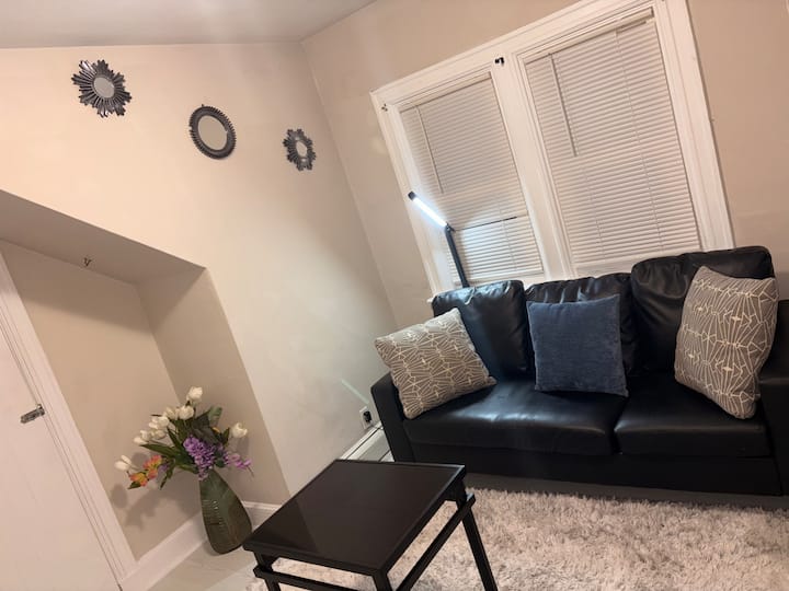 The Grey & Black Vibe - Cranston, RI