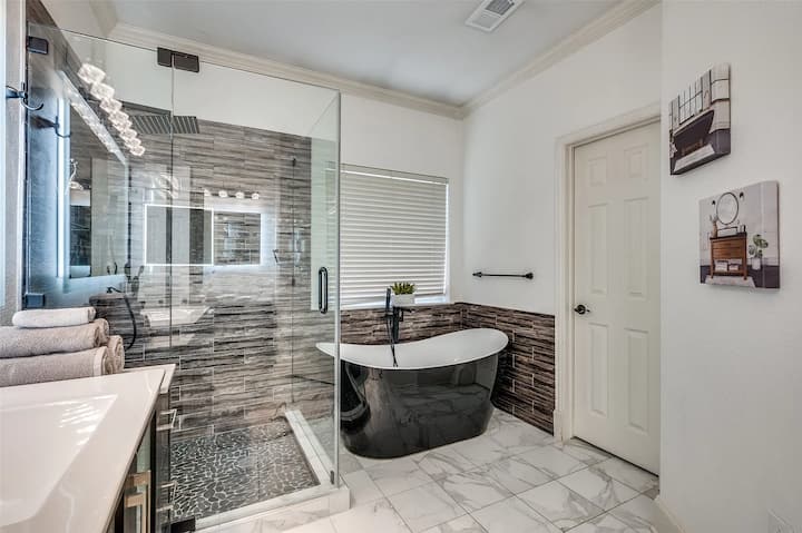 Game Day Getaway - Arlington, TX