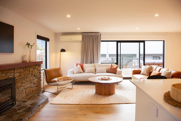 Arrowtown Gem | Stylish Escape | Prime Location - Snow Farm NZ