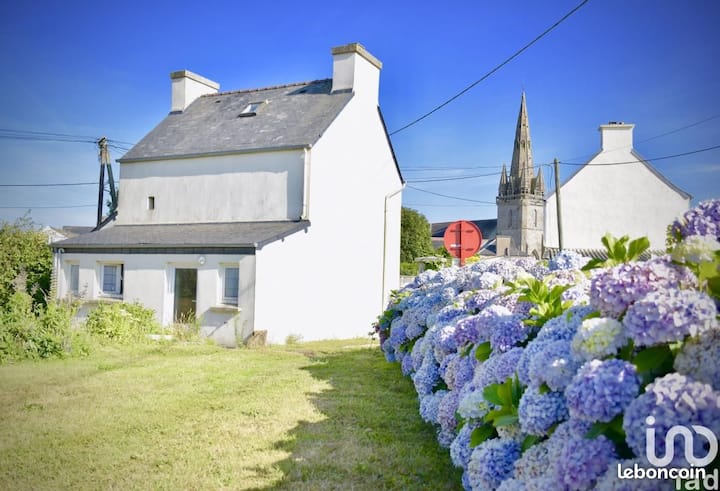Tyglas, La Maison Bleue Pour Découvrir La Bretagne - Cléder
