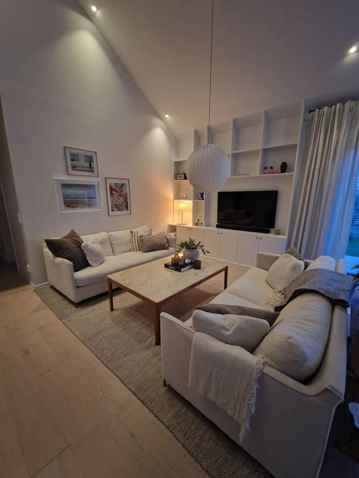 Stor Villa I Lerum, 20 Min Från Göteborg - Lerum