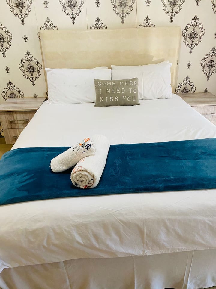 Deluxe 10-sleeper Home - Port Shepstone