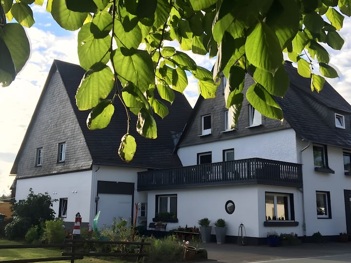 Haus Mit 12 Schlafzimmern, 8 Bäder - Winterberg