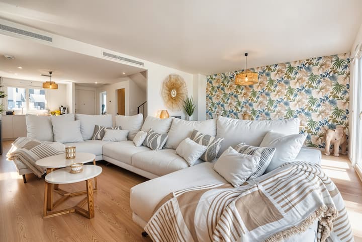 Hot Tub & Private Terrace · Modern Home 3 Br - Benidorm