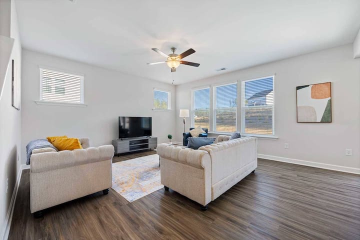 Tranquil Retreat On Echo Canyon Dr J#41949 - Clayton, NC