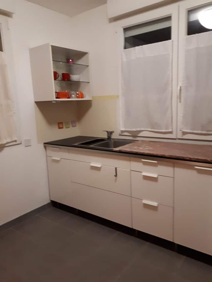 Studio Calme, Gare à 7mn à Pied, Parking, Fibre - Crépy-en-Valois