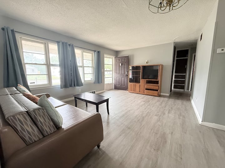 Affordable Furnished 3br Home Near Wsu - Wichita, KS