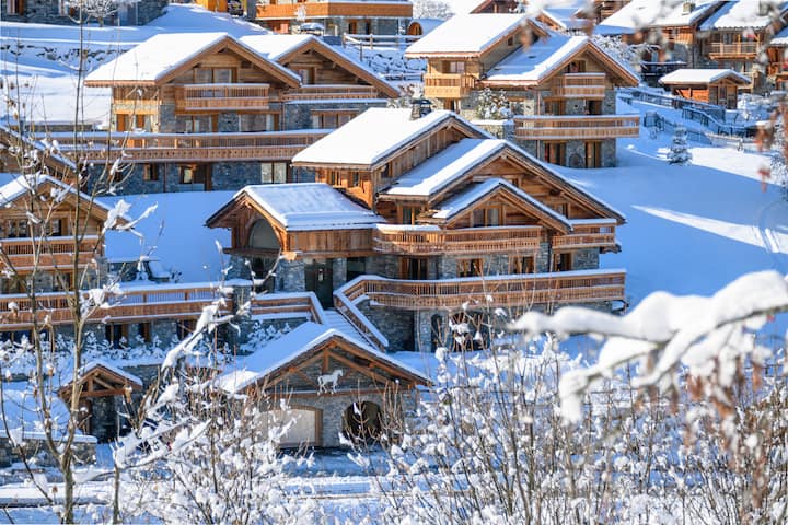 Chalet Le Cheval Blanc Méribel – Piscine & Luxe - La Tania