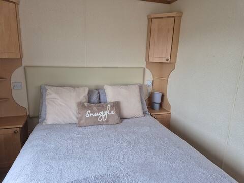 Successful Airbnb property: Home from Home 6 berth Caravan Let in Ingoldmells in Ingoldmells