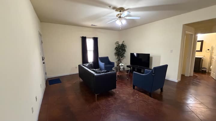 D6 • Spacious 2br • Close To Astate • Easy Parking - Arkansas State University, Jonesboro