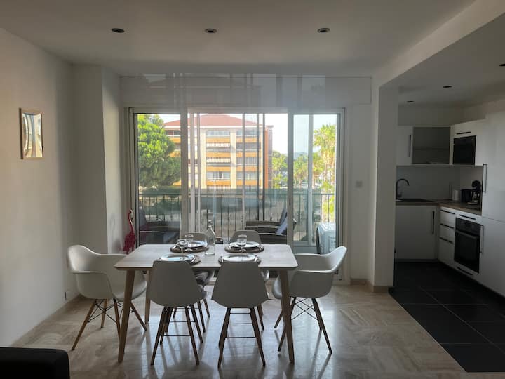 T2 Neuf Climatisé, Terrasse, Parking Port Dhyères - La Capte