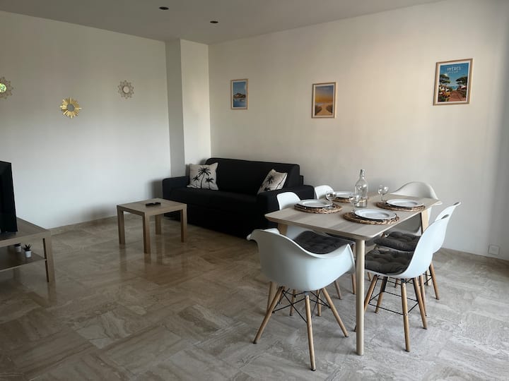 T2 Neuf Climatisé, Terrasse, Parking Port Dhyères - 伊埃雷