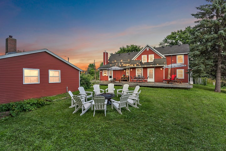 Spacious Family Getaway On Apple Orchard In Hugo! - White Bear Lake, MN