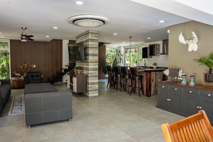 Lujosa Finca En Bolombolo | Piscina Y Jacuzzi - Salgar