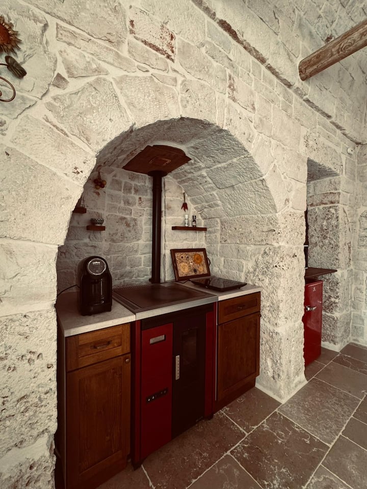 Immersa Nell’atmosfera Incantevole Di Alberobello - Alberobello