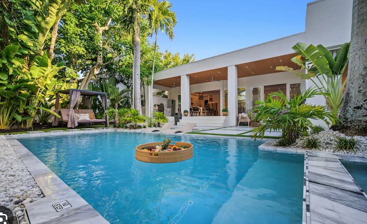 Villa Rio - Luxury Pool & Game Room W/ Water Taxi - Fort Lauderdale, FL