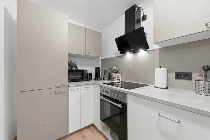 Modern & Zentral | 6 Gäste | Ideal Für Gruppen - Ludwigsburg