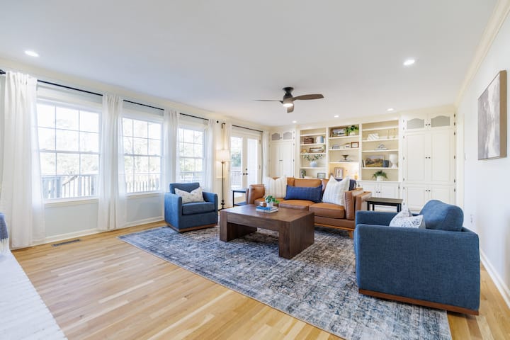 Huge Luxury Home | Game Room + Fenced Yard - Valdosta, GA