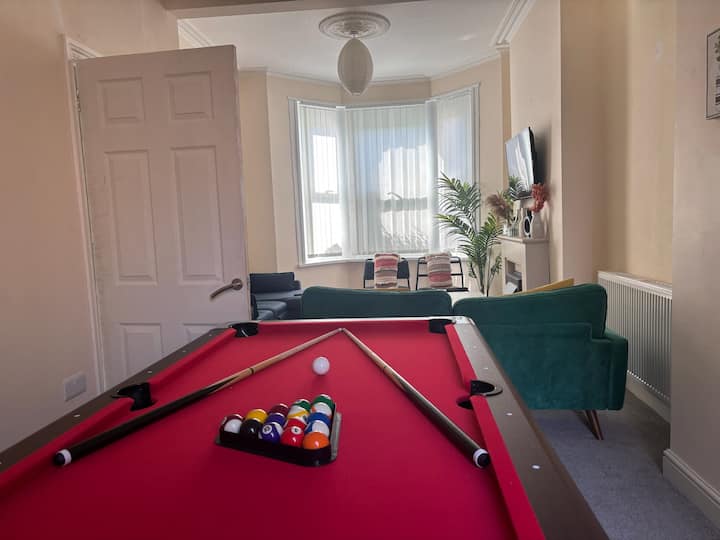 Iconic Space - Family House Garden Retreat W/tub - Cardiff