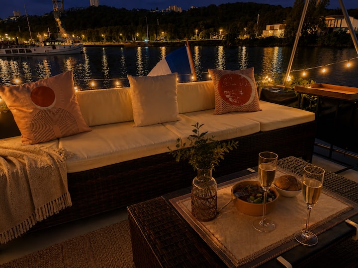 Nuit Insolite Et Romantique Bateau Zimon Rouen - Rouen