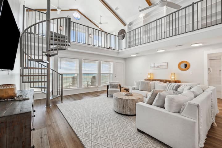 A Grand View: Beachfront Bliss On A Quiet Street! - Santa Rosa Beach, FL