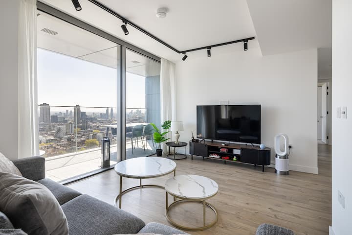 Luxury 2br Penthouse W/ Skyline Views - Palace of Westminster