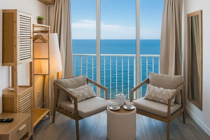 Beachfront Studio With Wifi | Compact & Equipped - Sant Feliu de Guíxols