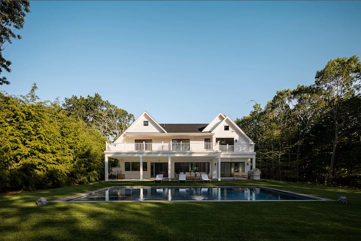 Brand New East Hampton Beach House, 5 Min To Town - East Hampton, NY