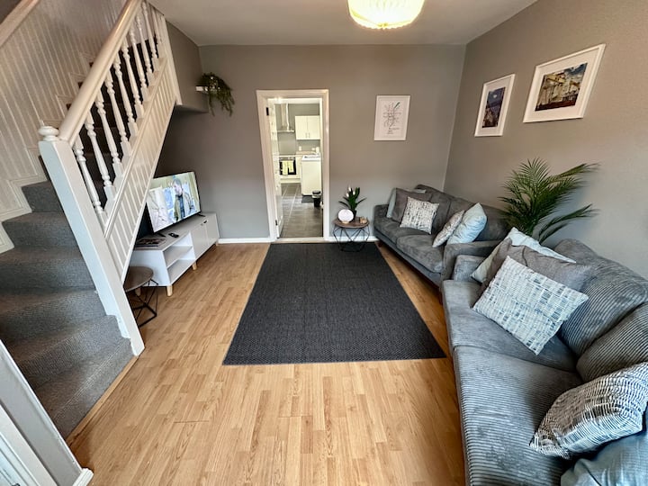 Traditional Belfast Terrace By Windsor Park - Belfast