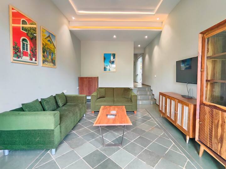 Living room image 3