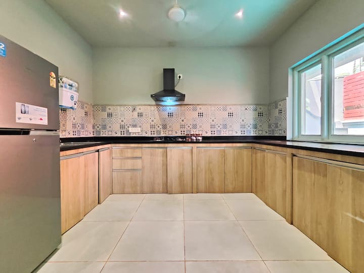 Full kitchen image 3