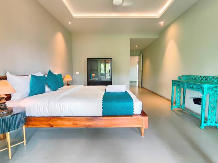 Bedroom 1 image 2