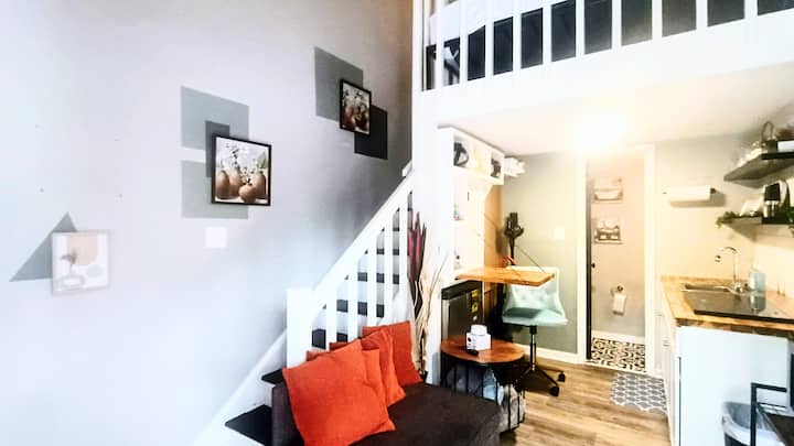 Modern Micro Loft *Front Door Parking* - Raleigh