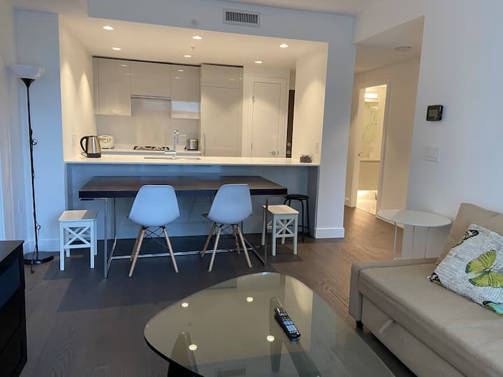 R@pacific Oval  New 2ba&2bd Apartment - Richmond, BC, Canada
